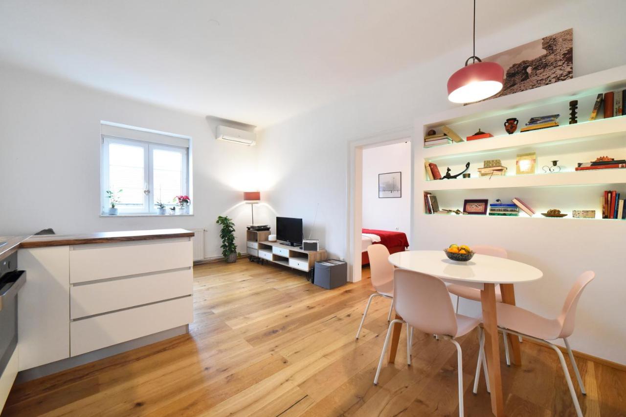 Cosy Lu Apartment ซาเกร็บ ภายนอก รูปภาพ