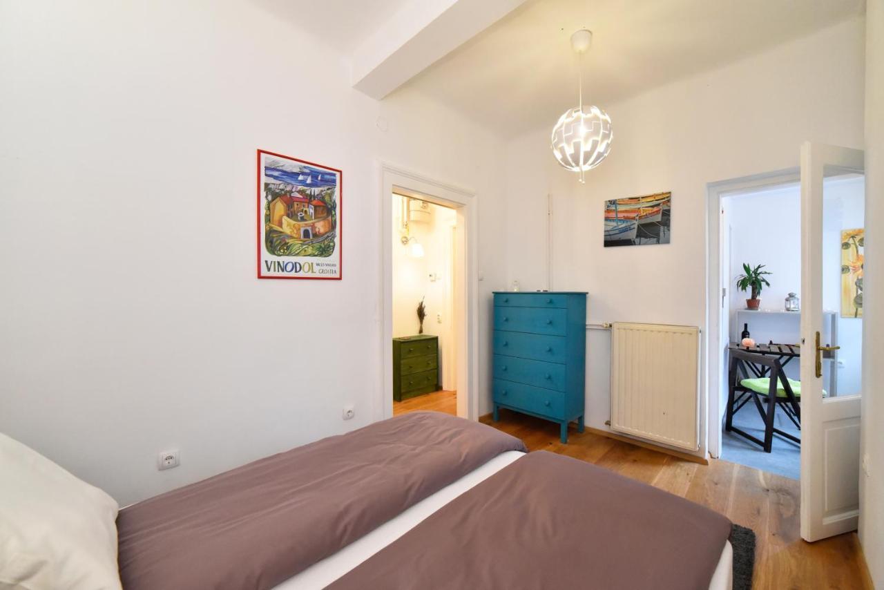 Cosy Lu Apartment ซาเกร็บ ภายนอก รูปภาพ